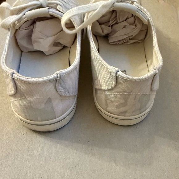 NIKE. Better World. Clean. Gently worn. - Picture 5 of 5